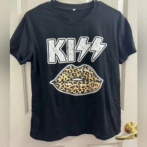 Kiss leopard lips fitted short sleeve tshirt